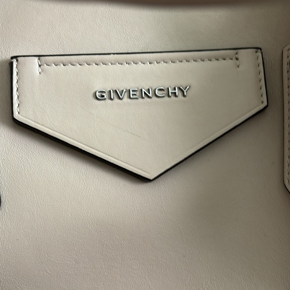 Givenchy Antigona Tote - Picture 10 of 11